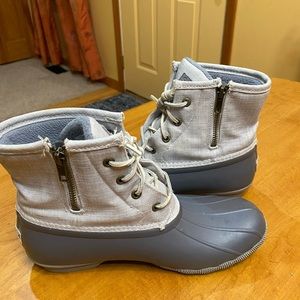 Women’s Sperry Gray Boots - Size 9.